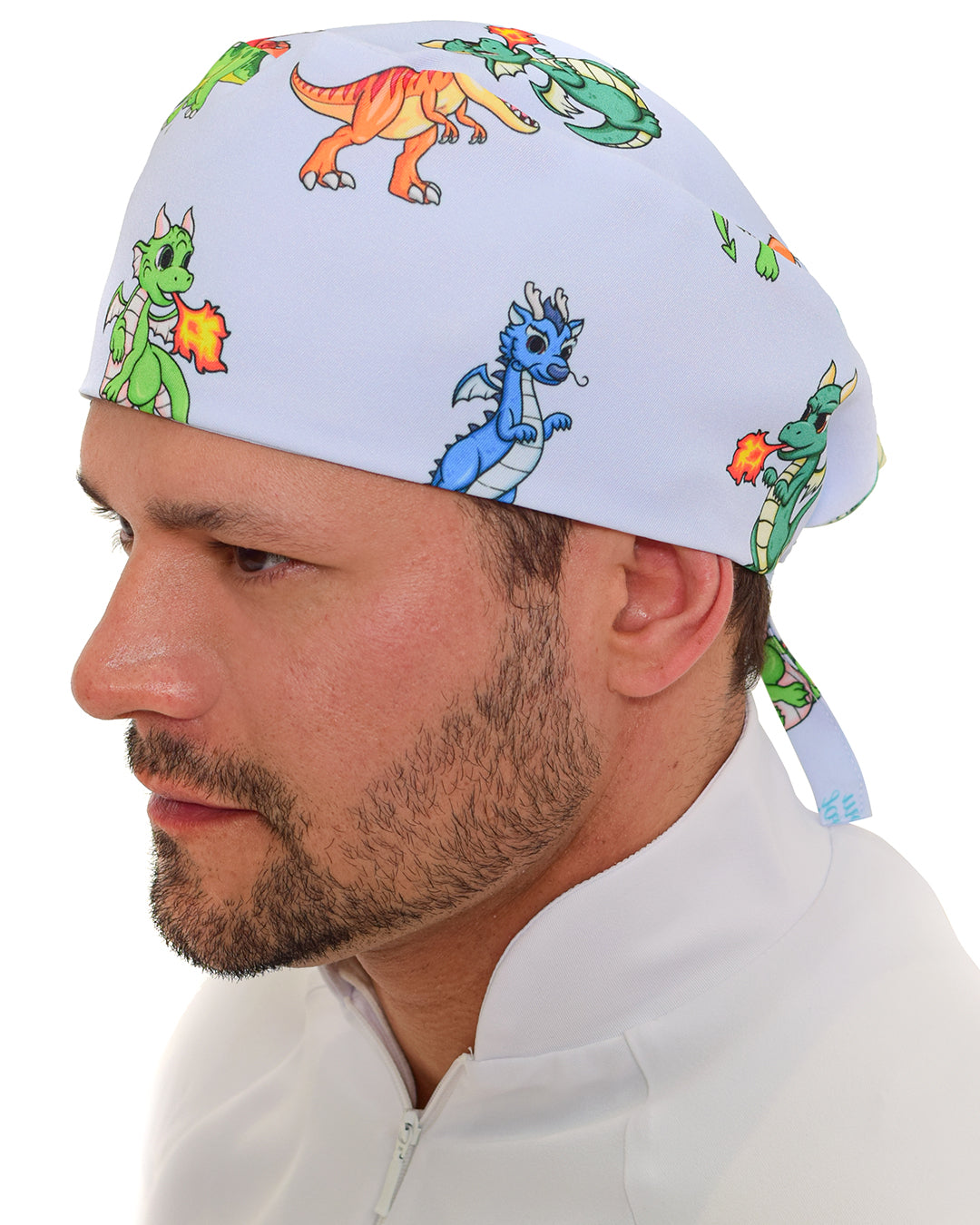 Bandana masculina Man Jurássico com estampa de dinossauros coloridos em fundo claro, vista de lado em modelo