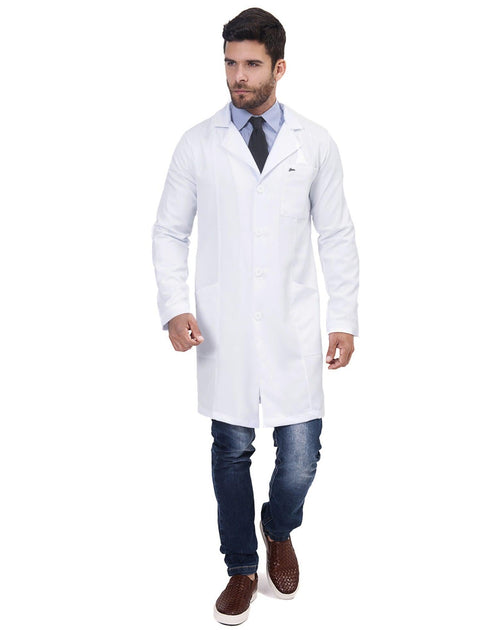 Jaleco masculino Man Básic Social branco de corpo inteiro, fechamento com botões, lapela e bolsos frontais
