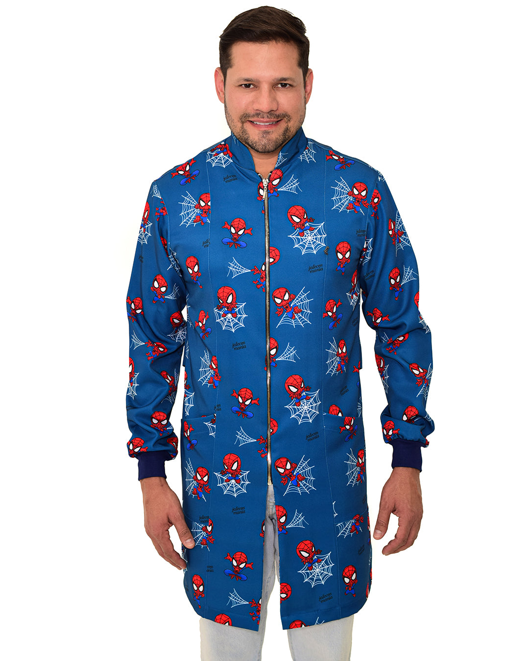 Jaleco masculino Man estampado Homem Aranha de frente em meio corpo, gola esportiva com zíper e estampa de teias — foto 5