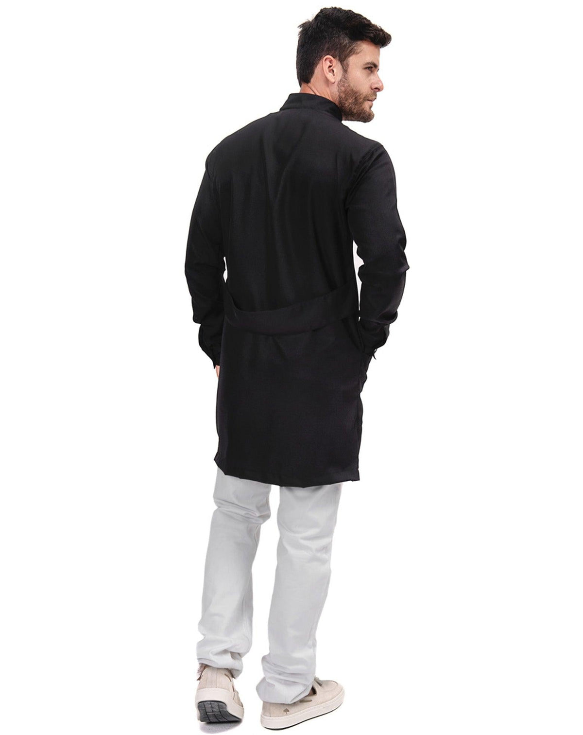 Jaleco masculino Man Simple Color preto visto de costas, com faixa traseira na cintura e mangas longas — foto 4
