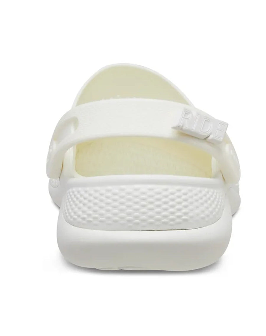 Sandália Crocs LiteRide 360 Clog Almost White vista de costas, com tira no calcanhar e detalhe LiteRide em relevo