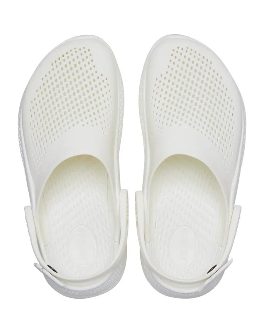 Par da Sandália Crocs LiteRide 360 Clog Almost White visto de cima, com cabedal perfurado e palmilha macia