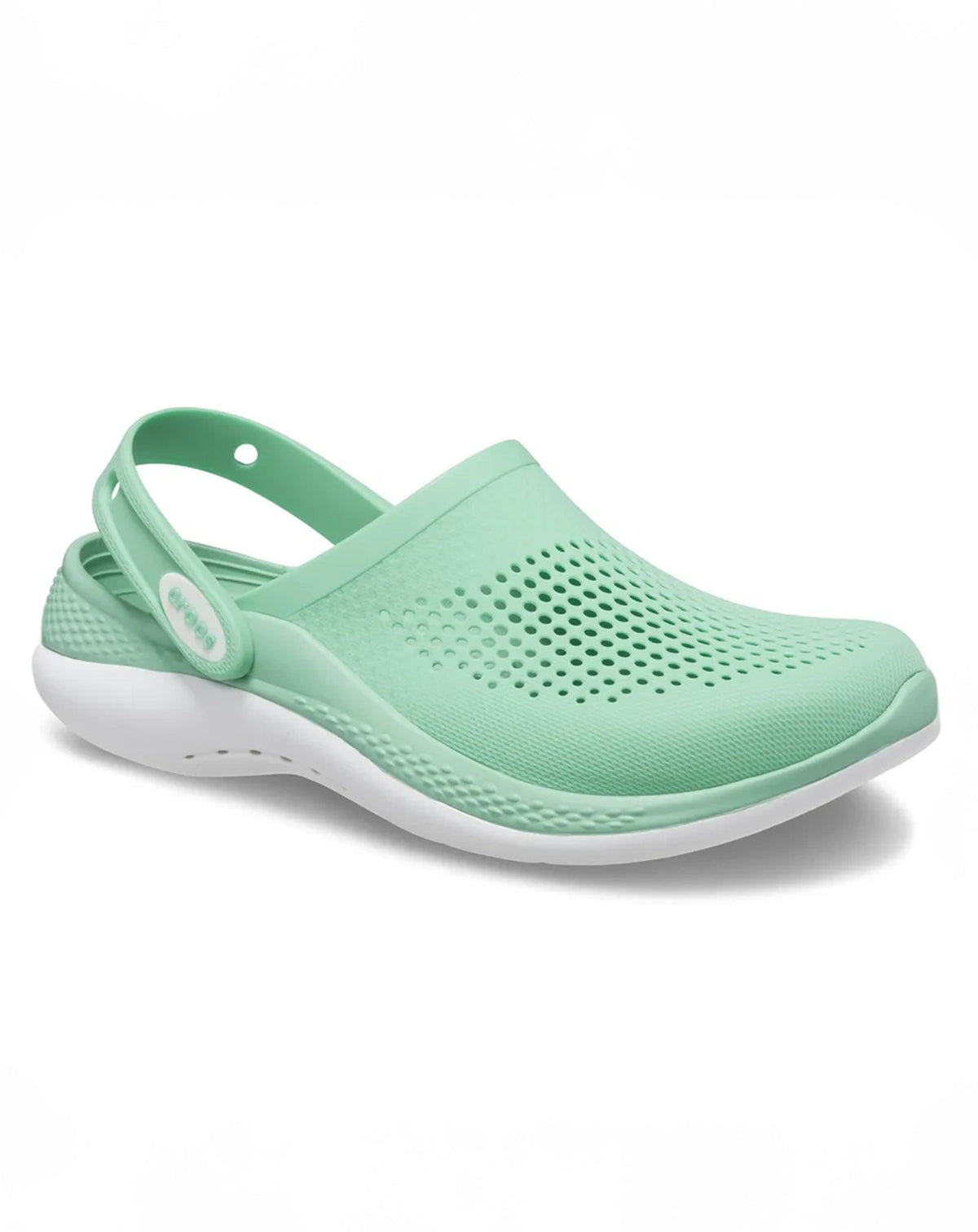 Sandália Crocs LiteRide 360 Clog Jade Stone em ângulo frontal, destacando a microperfuração do cabedal — foto 4