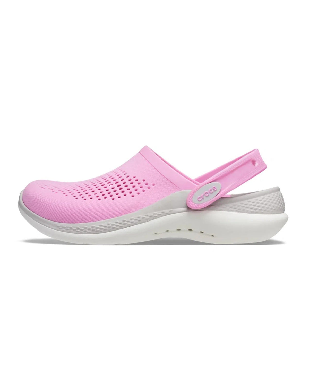 Sandália Crocs LiteRide 360 Clog Taffy Pink pela lateral interna, com tira do calcanhar e logo Crocs — foto 3