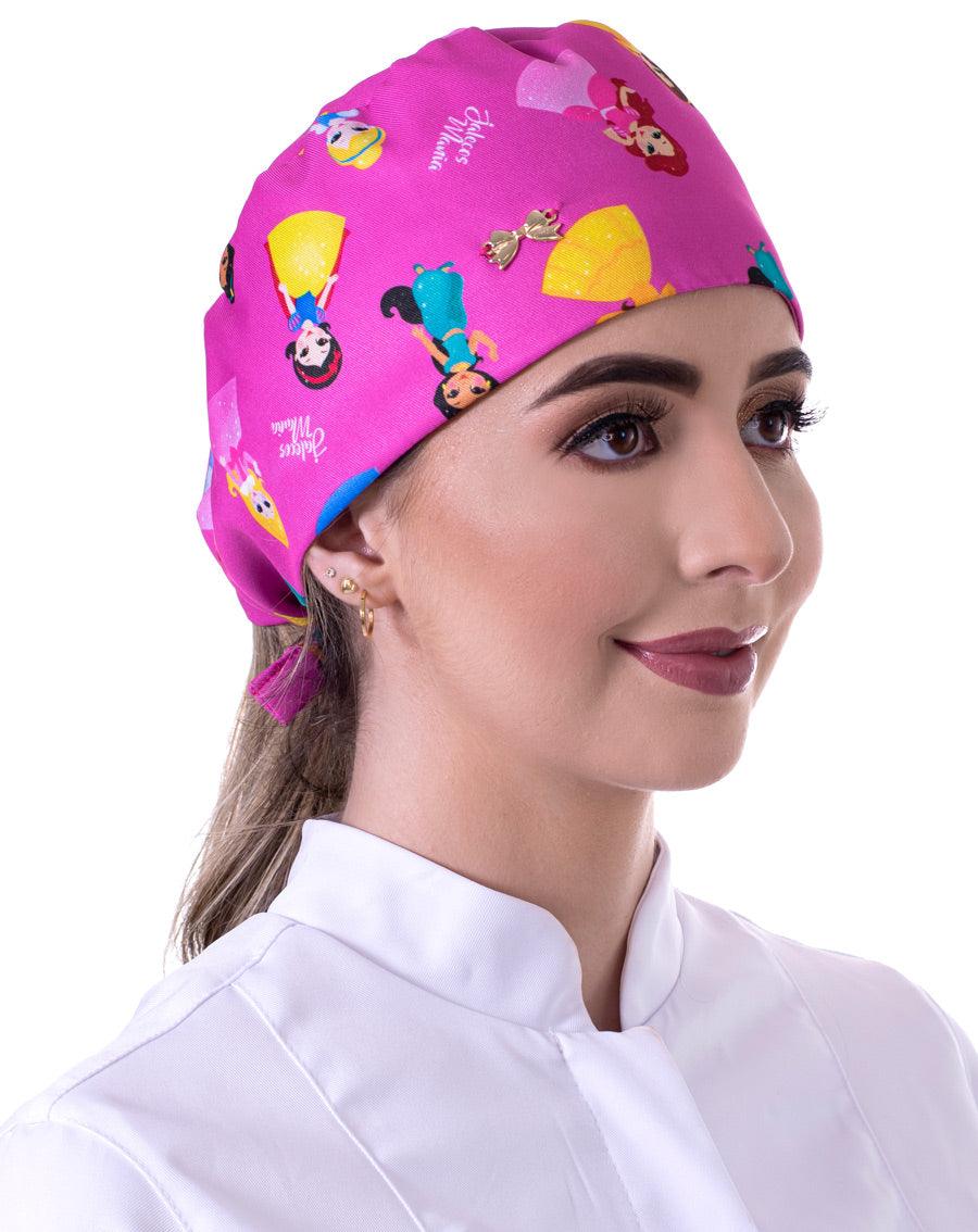 Touca bandana feminina Princesas rosa pink em modelo, estampa de princesas com vestidos coloridos e lacinho dourado